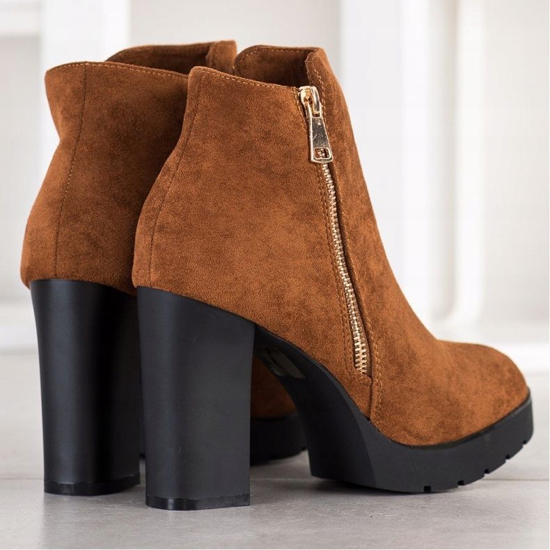 Small Swan Botas de tacon alto marrón amarillo 1 Small Swan Botas de tacon alto marrón amarillo 1