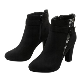 Botas negras en el poste con gamuza ecológica Lysianassa negro 2