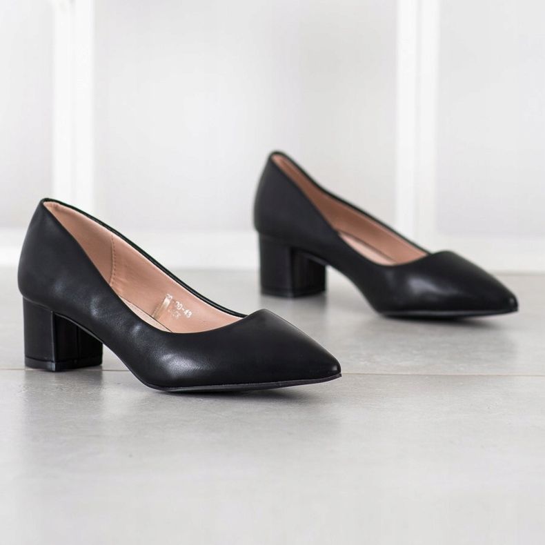 Goodin Bombas en un pilar bajo negro 1