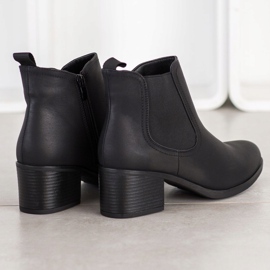 J. Star Botas en un poste bajo negro 1