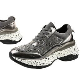 Deportivas grises confeccionadas en eco-piel-ante Quijor 1 Deportivas grises confeccionadas en eco-piel-ante Quijor 1