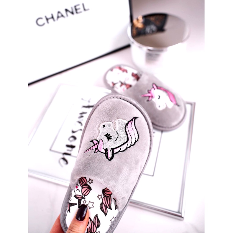 Pantuflas Infantiles Unicornio Gris Con Unicornio rosado plata 2 Pantuflas Infantiles Unicornio Gris Con Unicornio rosado plata 2