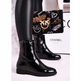 Botas de mujer lacadas en color negro cálido con chorros, Performance 1
