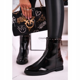 Botas de mujer lacadas en color negro cálido con chorros, Performance 2 Botas de mujer lacadas en color negro cálido con chorros, Performance 2