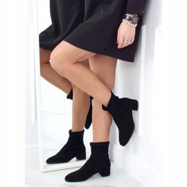 Negro YK-103 Botas negras con una parte superior suave 2