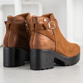 Best Shoes Botas ligeras en la plataforma marrón 2