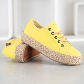 Kylie Zapatillas en una plataforma de paja amarillo 2