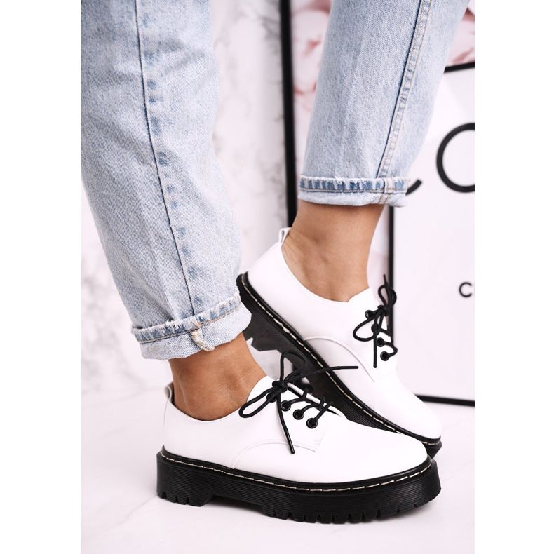 Zapatos oxfords clásicos para mujer en la plataforma blanca S.Barski HX62 blanco negro 2