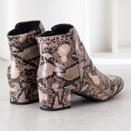SHELOVET Bota con estampado de serpiente beige marrón 1