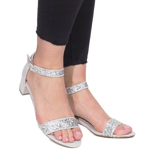 Sandalias en el poste de Montana plata gris 2