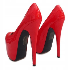 Pasadores lacados altos en la plataforma roja D905 rojo 3 Pasadores lacados altos en la plataforma roja D905 rojo 3