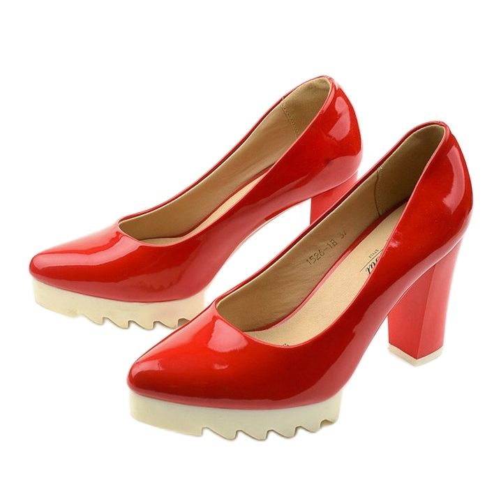 Bombas rojas en el puesto de Silverbee rojo 1