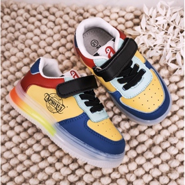 Apawwa Calzado deportivo para niños con scooter multicolor con suela ligera LED azul amarillo 5