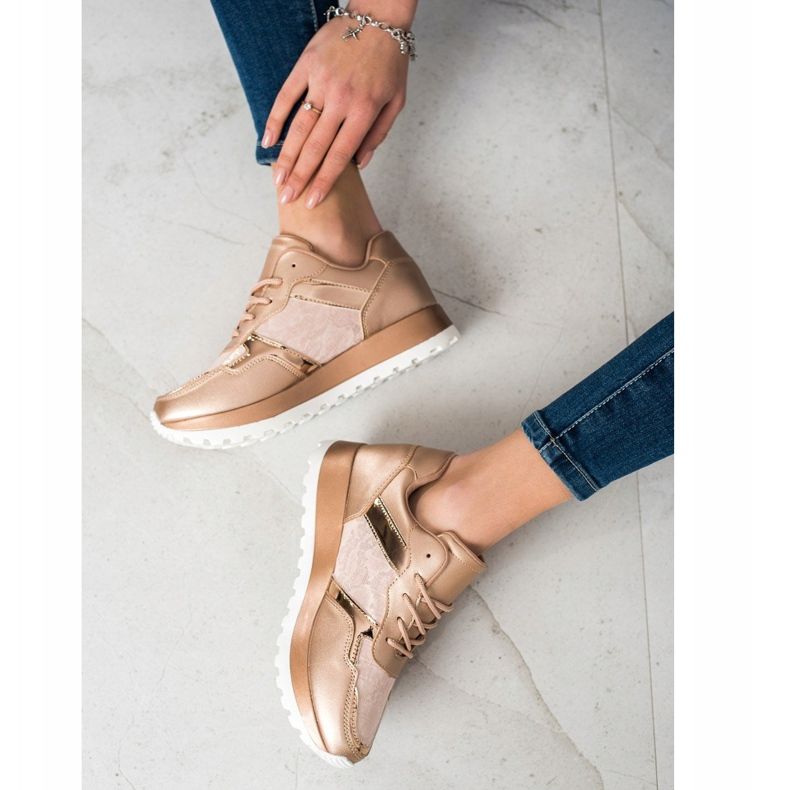 Bestelle Zapatillas con estilo beige 1