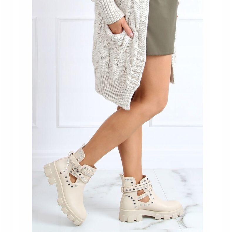 Botas cortadas con tachuelas beige NC1127 Beige 1