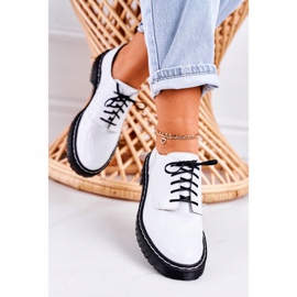 Zapatos de cuero Oxfords Maciejka para mujer lacados blancos 04087-11 5