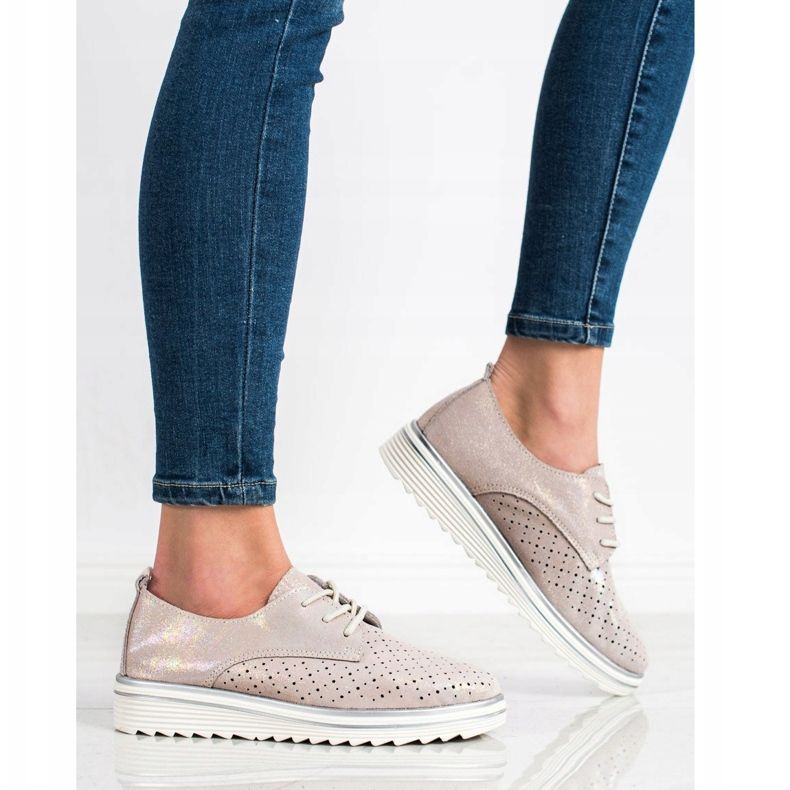 Kylie Brogues de cuero en la plataforma beige 2