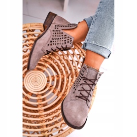 Nicole Botas Susannah Cappuccino de ante calado para mujer marrón 6