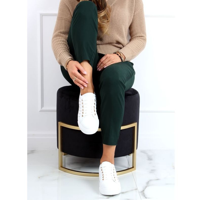 Zapatillas de mujer con tachuelas blancas LA124P Beige blanco 2