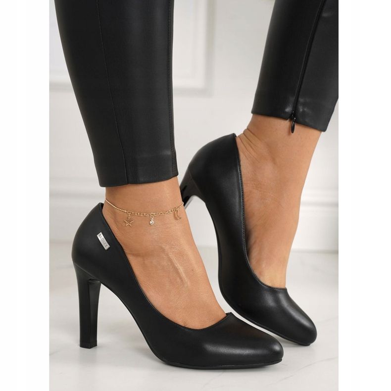 PJ1 Bombas negras clásicas de Eliana en una barra negro 2