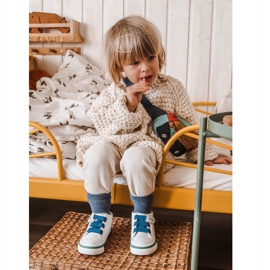 Apawwa Zapatillas altas para niños en blanco y azul marino Baxter ['blanco', 'azul marino'] 2