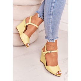 Sandalias Cuña Ante Laura Messi 2253 Amarillo 4