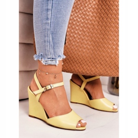 Sandalias Cuña Ante Laura Messi 2253 Amarillo 3