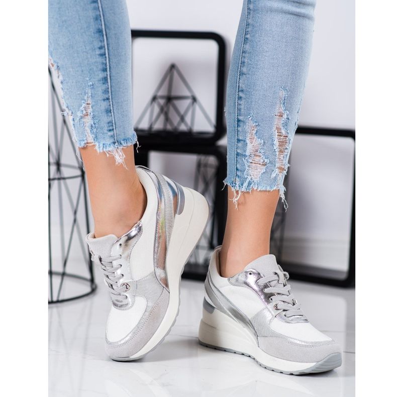 Zapatillas VINCEZA con cuña blanco 1