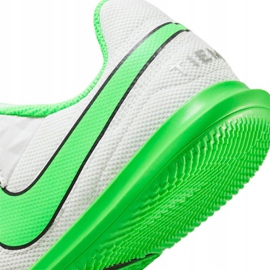 Zapatos de fútbol Nike Tiempo Legend 8 Club Ic Jr AT5882030 blanco blanco 7