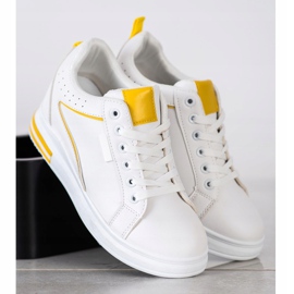 SHELOVET Zapatos blancos con cuña oculta 2 SHELOVET Zapatos blancos con cuña oculta 2