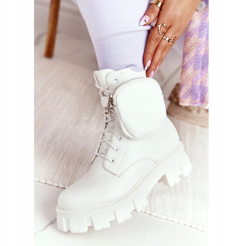 PS1 Botas de trabajadores en la plataforma con el riñón Sábado Blanco 2