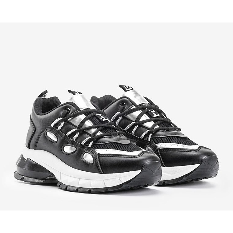 Zapatillas negras con inserciones Guadalupe plateadas negro 1