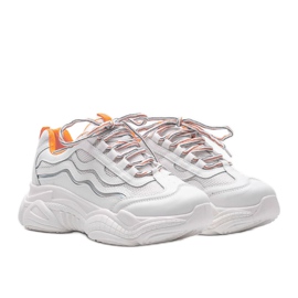 Zapatillas blancas con inserciones de Jasmin naranja blanco 1 Zapatillas blancas con inserciones de Jasmin naranja blanco 1