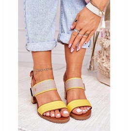 EVE Las sandalias amarillas de Emma en una barra de corcho marrón amarillo 3