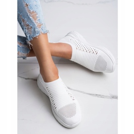 Ideal Shoes Cómodas zapatillas caladas blanco 2