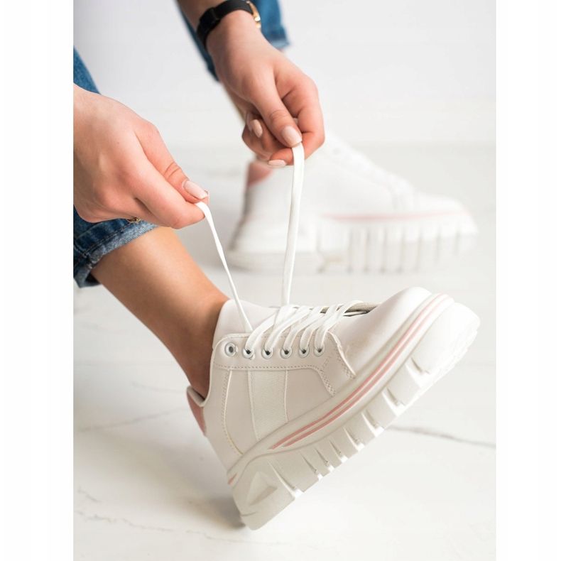 SHELOVET Zapatillas blancas en la plataforma blanco 2