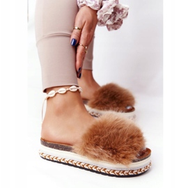 PS1 Pantuflas Camel Adventure con plataforma y pelo marrón multicolor 3
