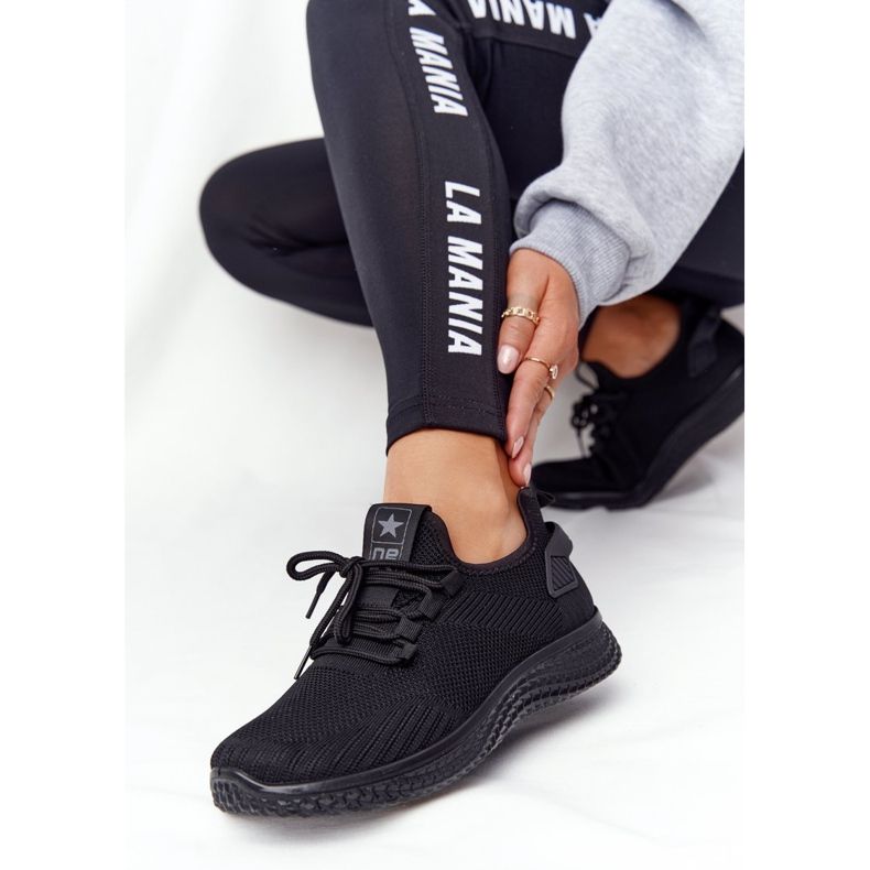 Zapatos deportivos negros slip-on femeninos 1