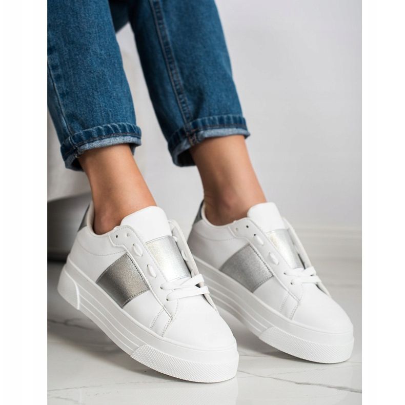 SHELOVET Zapatillas con cuero ecológico en la plataforma blanco 1