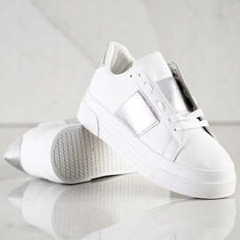 SHELOVET Zapatillas con cuero ecológico en la plataforma blanco 3