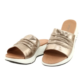 Caprice Pantuflas cómodas para mujer Taupe Metallic 9-27203-26 341 marrón dorado 2