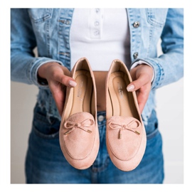 Abloom Señores de gamuza con un lazo rosado 1 Abloom Señores de gamuza con un lazo rosado 1