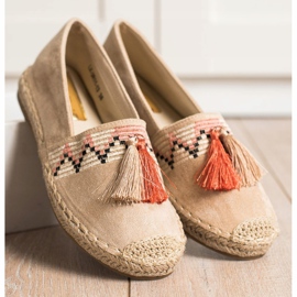 Best Shoes Alpargatas de moda con adornos beige 2