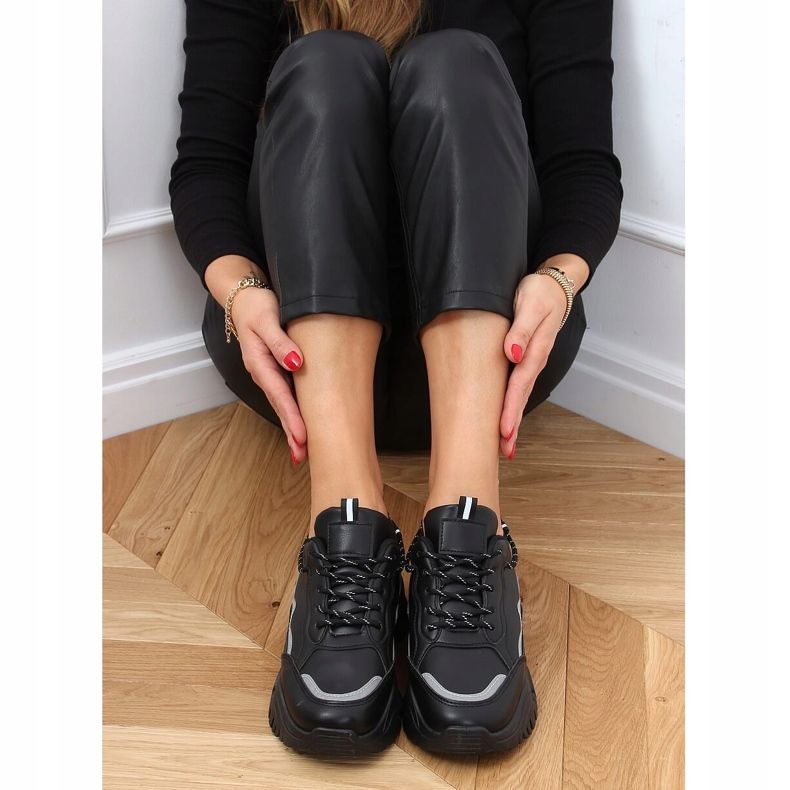 Negro 9933 Calzado deportivo negro 2