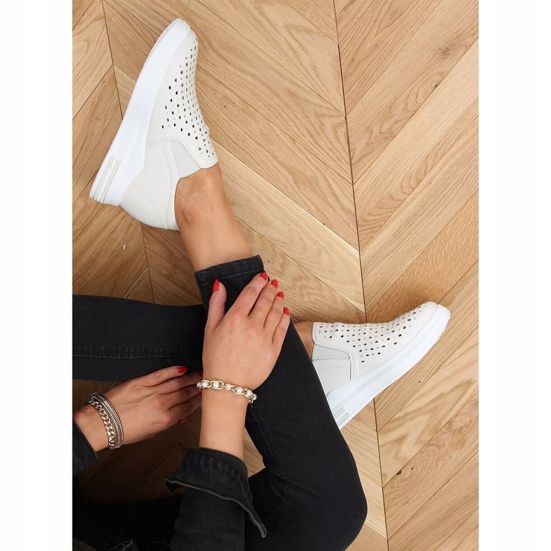 Zapatillas sin cordones en la cuña beige HY-251 Beige 1