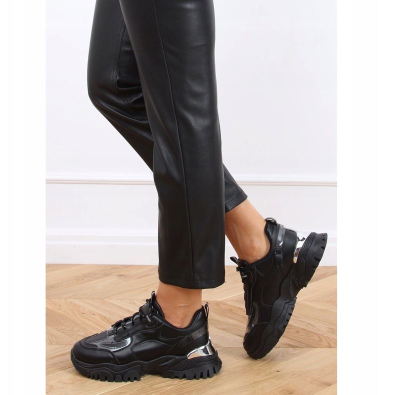 Negro 9931 Calzado deportivo negro 1