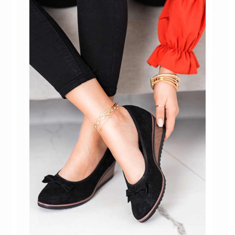 Vinceza Bombas de cuña caladas negro 2