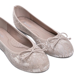 Bailarinas de encaje beige de Alessandra 2