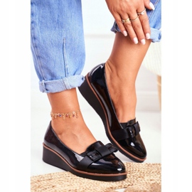 Vinceza Brogues de mujer sobre cuñas lacadas en negro Milona 1