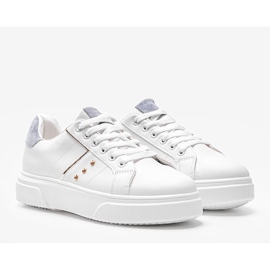 Zapatillas blancas con aplicación de ante ecológico azul Ellen blanco 1 Zapatillas blancas con aplicación de ante ecológico azul Ellen blanco 1